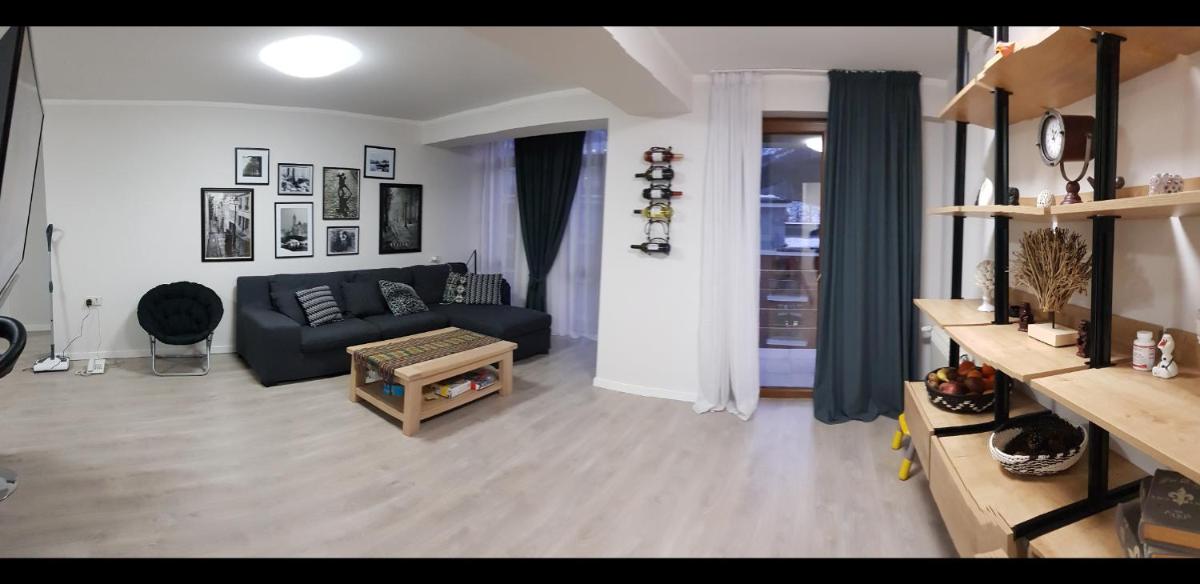 Orbi Palace Deluxe Apartment 502 - Housity