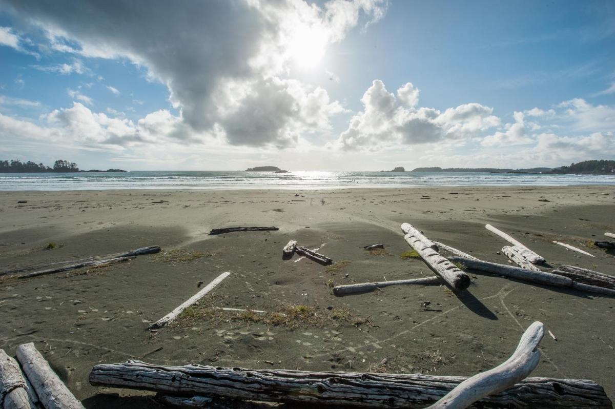 Luxury Oceanfront Condo by OnlyBC 104 - Housity