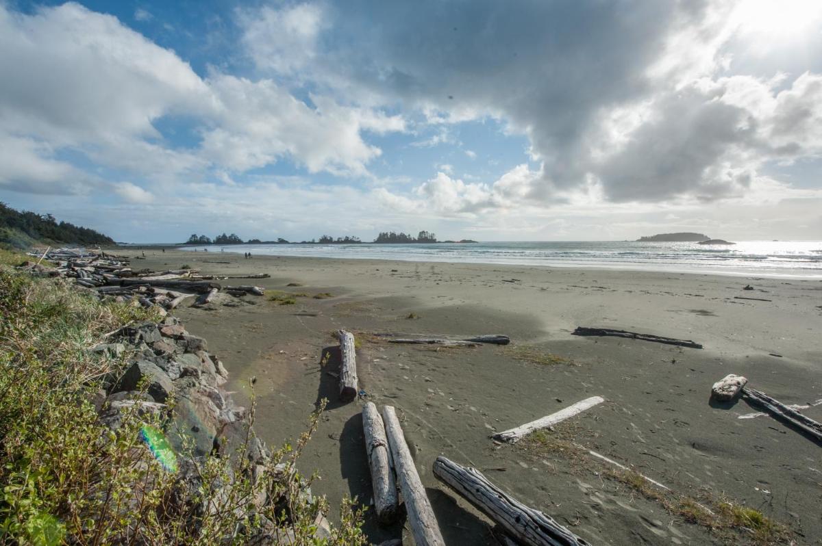 Luxury Oceanfront Condo by OnlyBC 104 - Housity