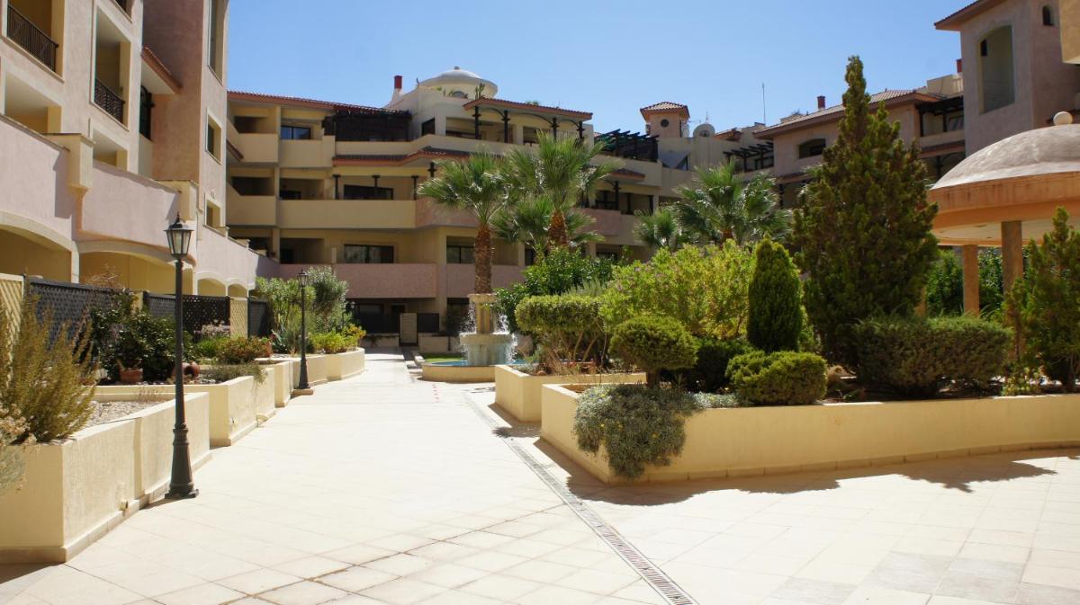 Townhouse Queens Gardens - Housity