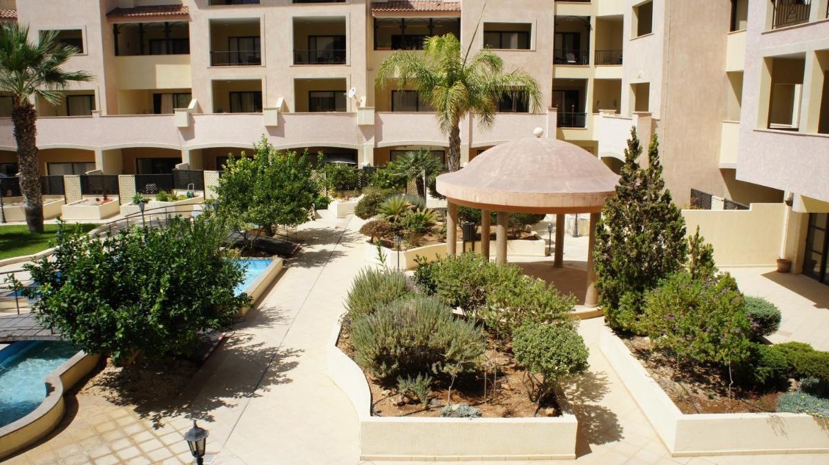 Townhouse Queens Gardens - Housity