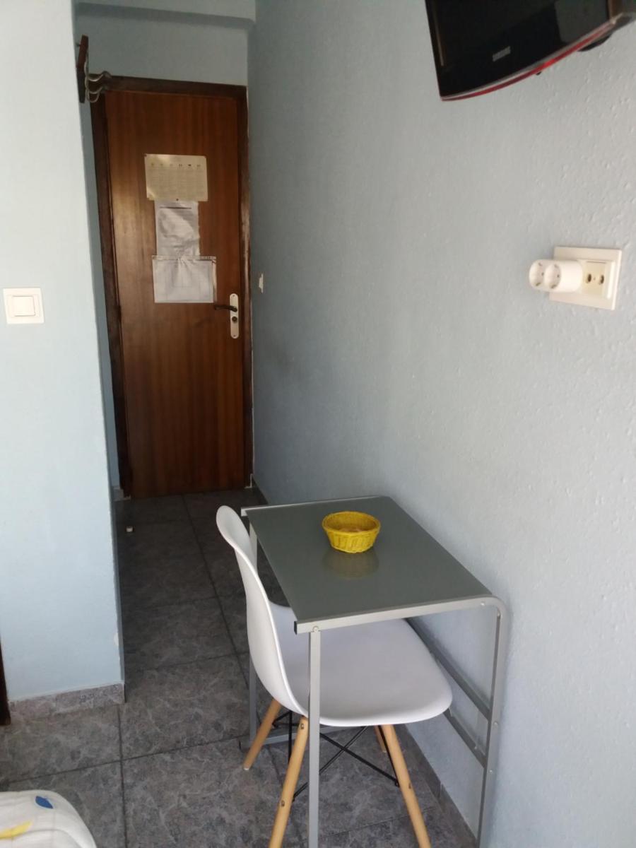 Hostal La Pilarica - Housity