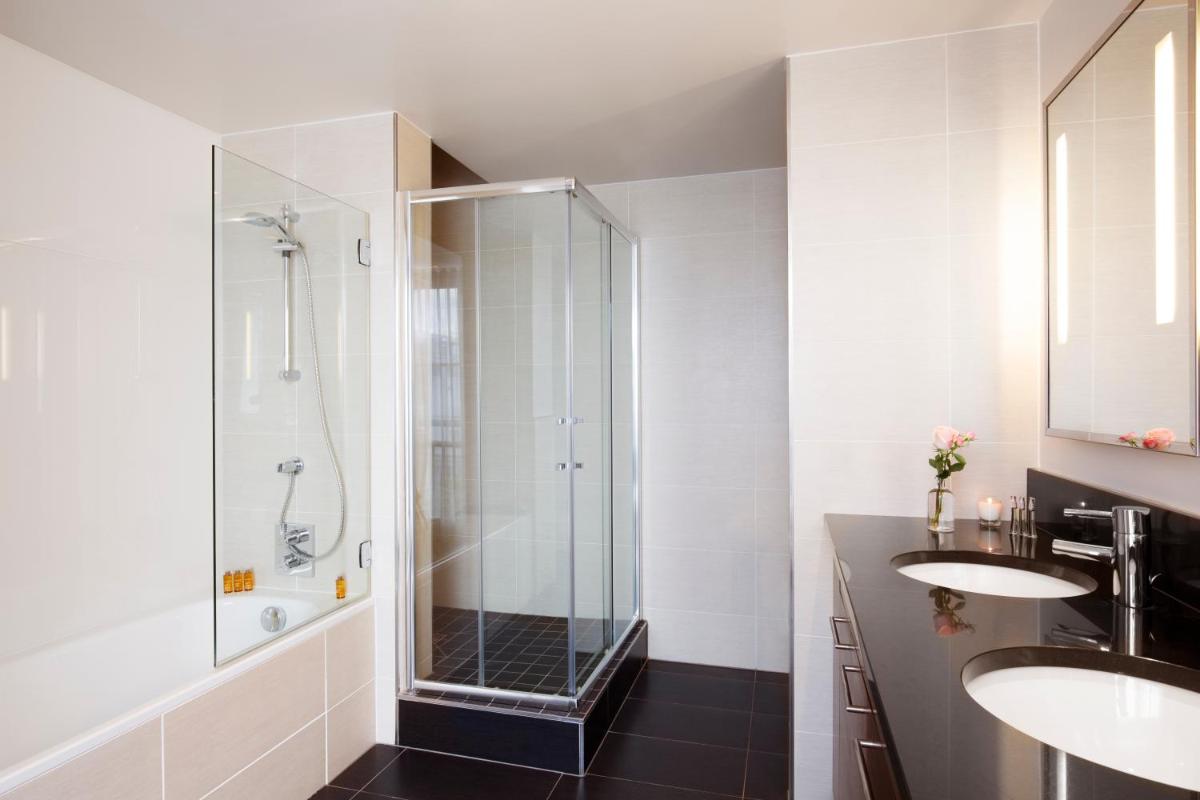 Salle de bains dans l'établissement Relais Spa Val d'Europe