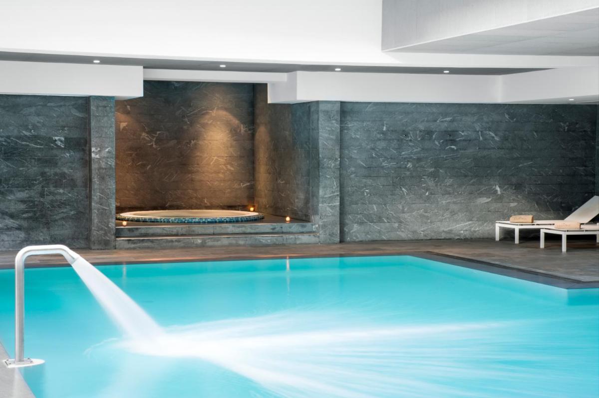 Piscine de l'établissement Relais Spa Val d'Europe ou située à proximité