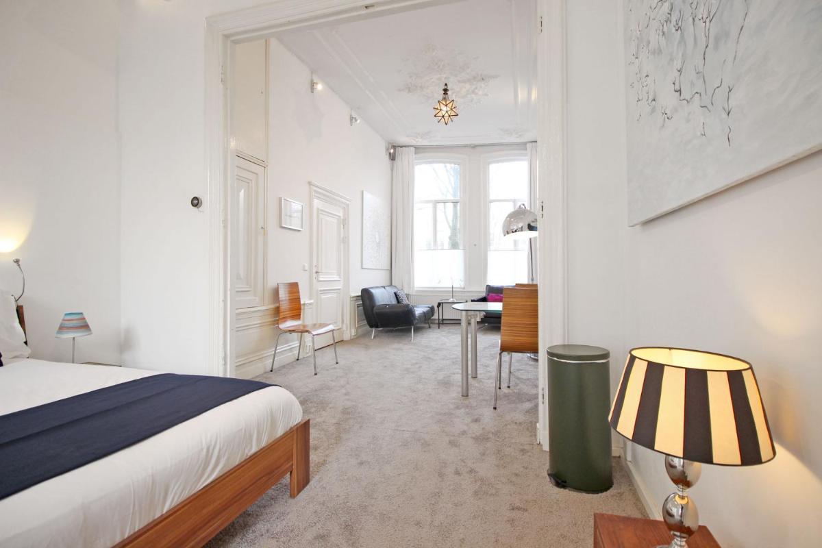 Cozy Jordaan canalhouse near Anne Frank House - Housity