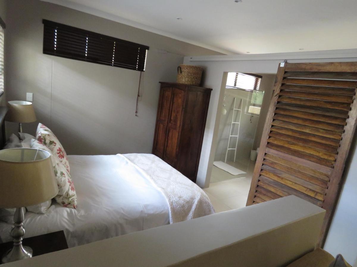 Suitetrails - Beautiful Studio! Modern, secure,comfy stay in Windhoek Golf Estate