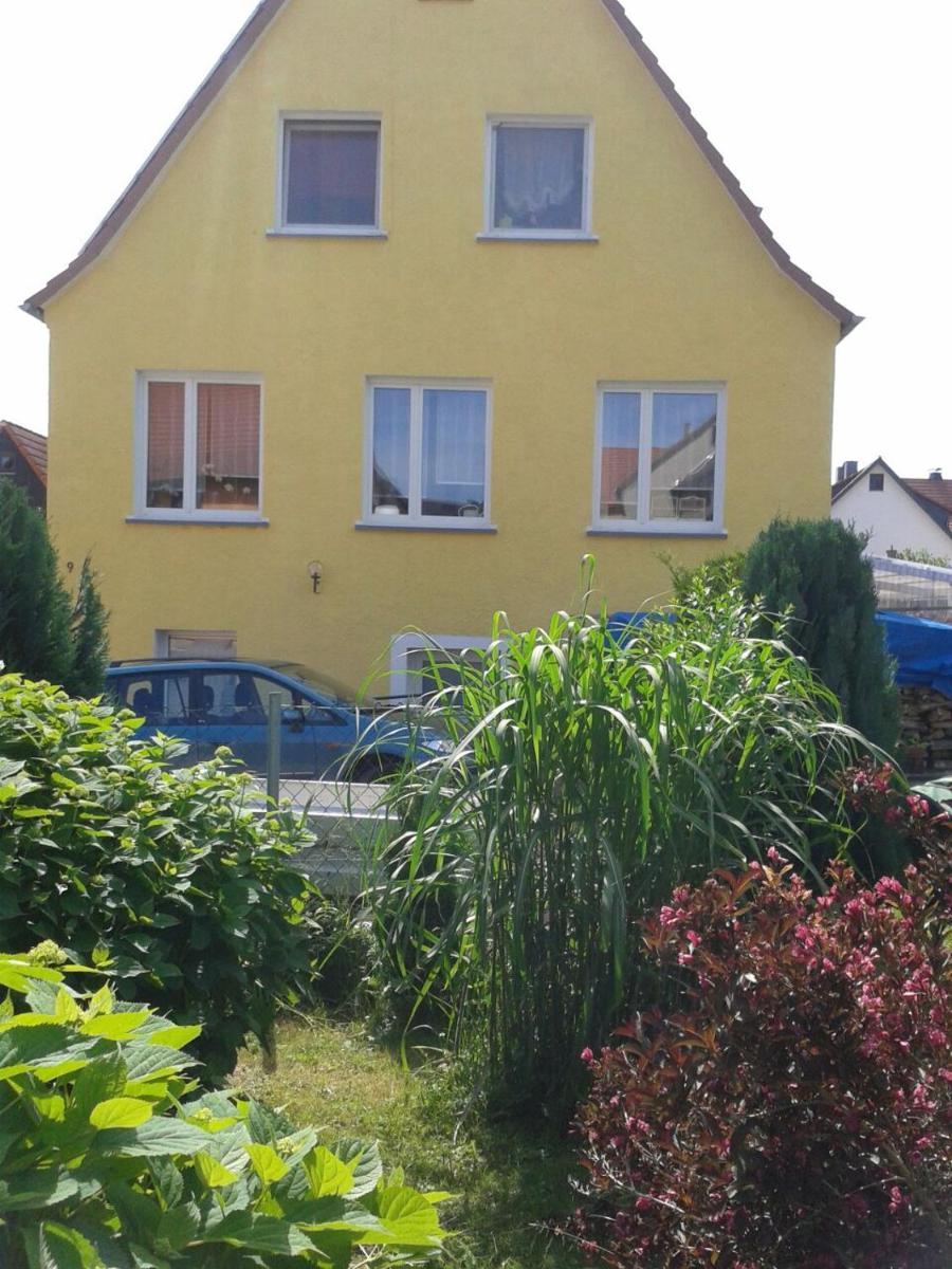 im gelben Haus - Housity