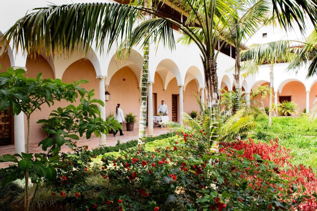 Jardín al aire libre en Finca Cortesin Hotel Golf & Spa