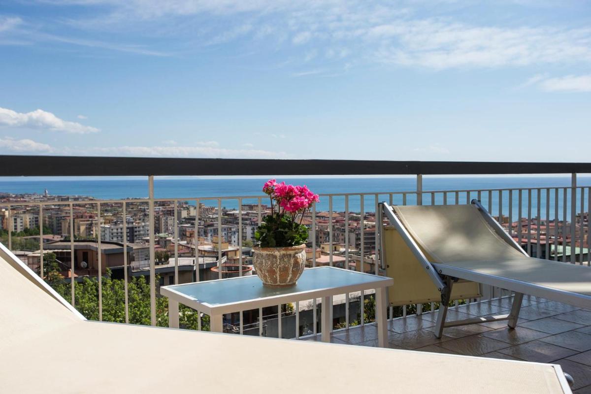 Le ginestre di Titina - casa vacanza - Housity