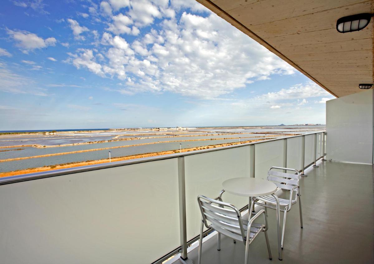Un balcón o terraza de Hotel Lodomar Spa & Talasoterapia