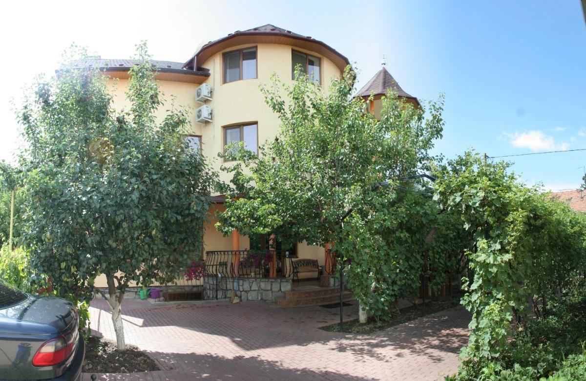 Chagari Hotel - Housity