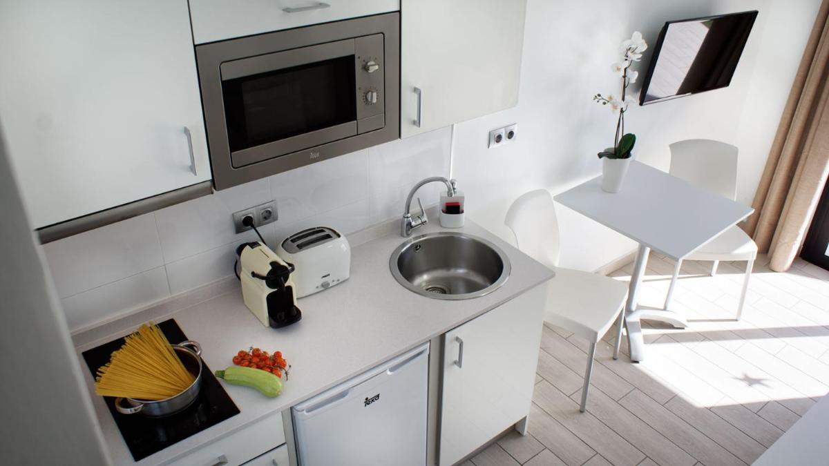 Una cocina o zona de cocina en FBC Fortuny Resort - Adults Only