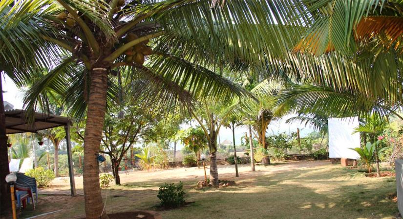 Mermaid Beach Resorts Vengurla - Housity