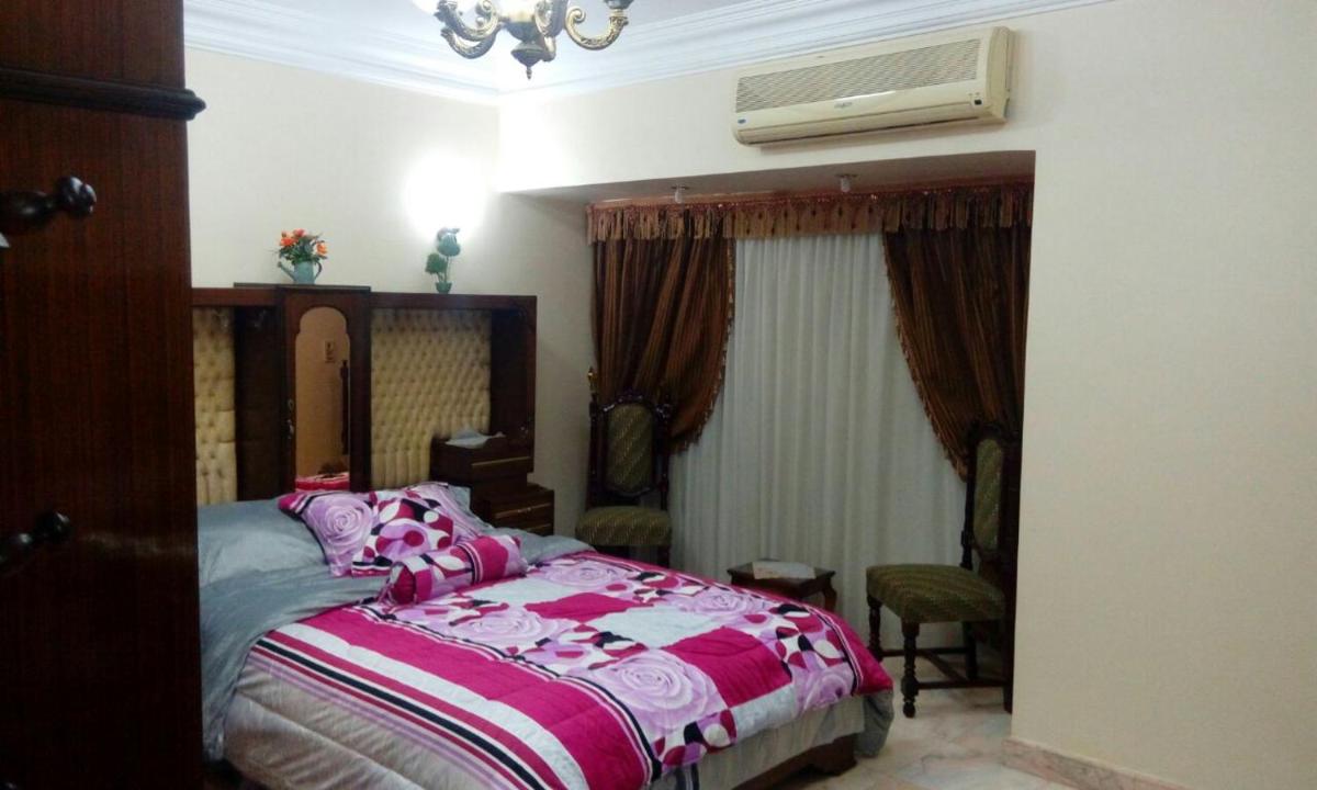 Al Tajouri Apartment in Cairo - Housity