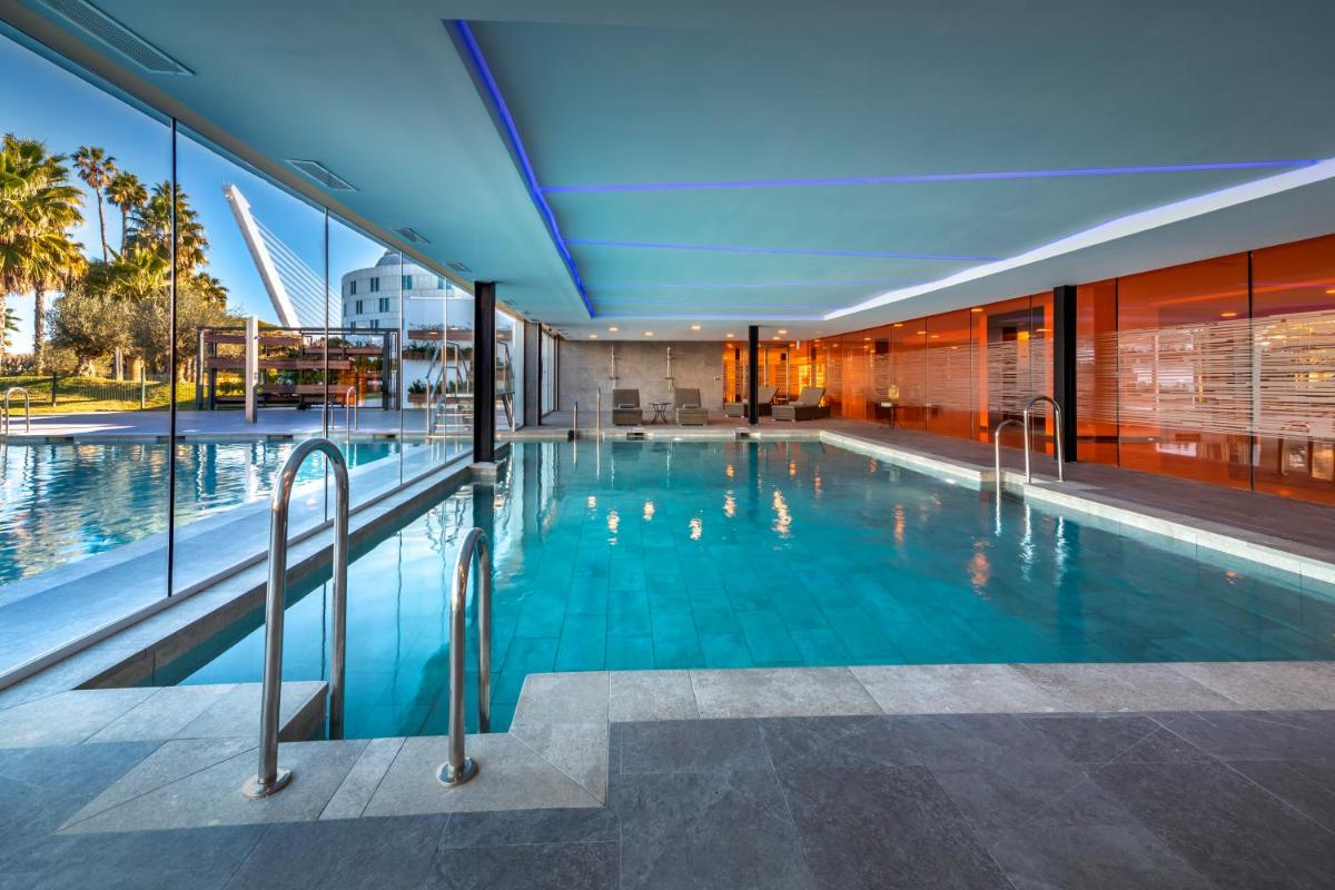 Piscina en o cerca de Barceló Sevilla Renacimiento