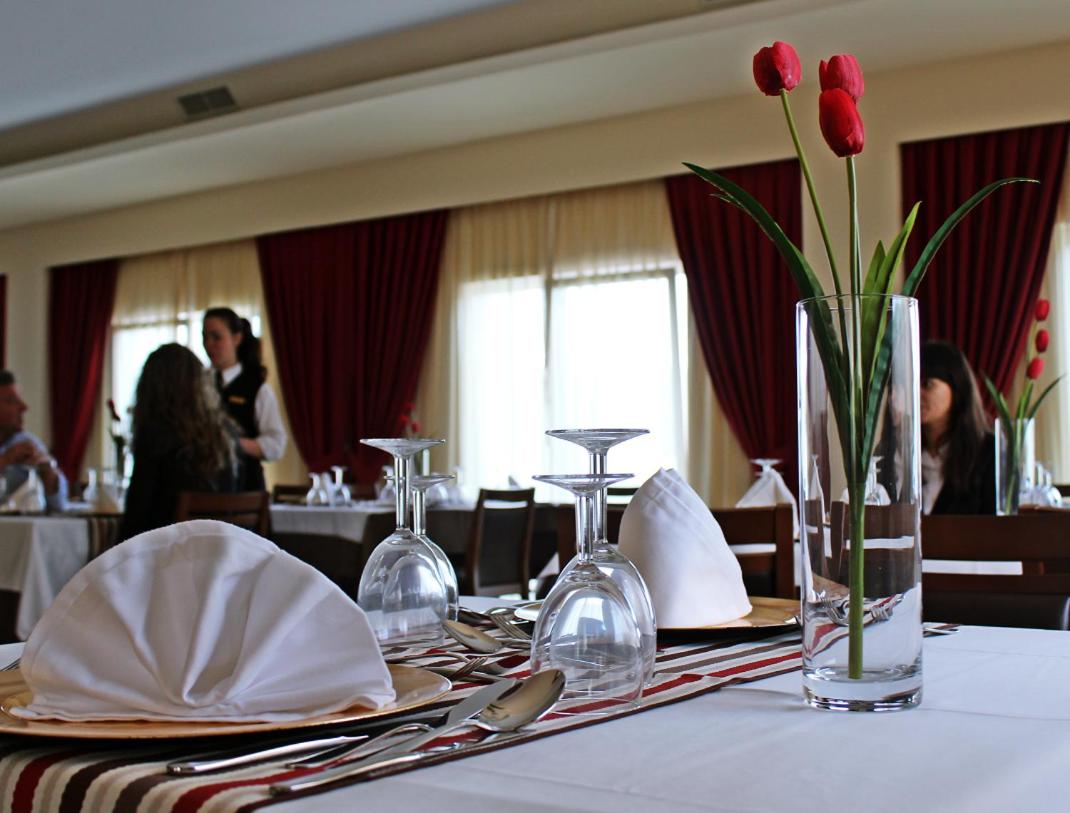 Um restaurante ou outro lugar para comer em Palace Hotel Astúrias & Spa