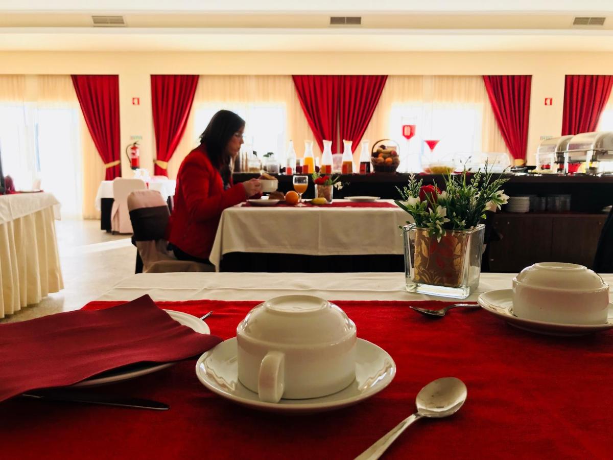 Um restaurante ou outro lugar para comer em Palace Hotel Astúrias & Spa