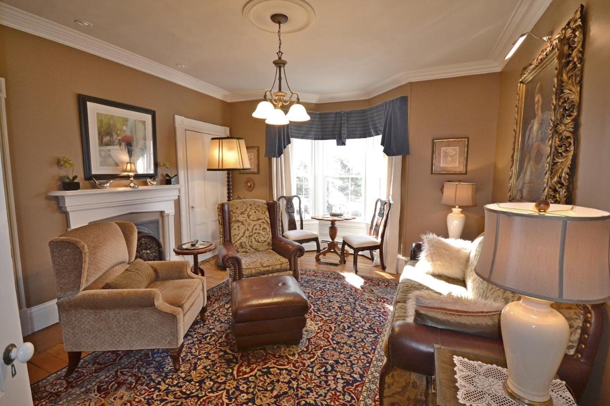 Briarwood Bed & Breakfast - Housity