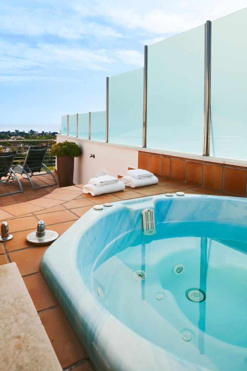 Piscina en o cerca de Senator Banus