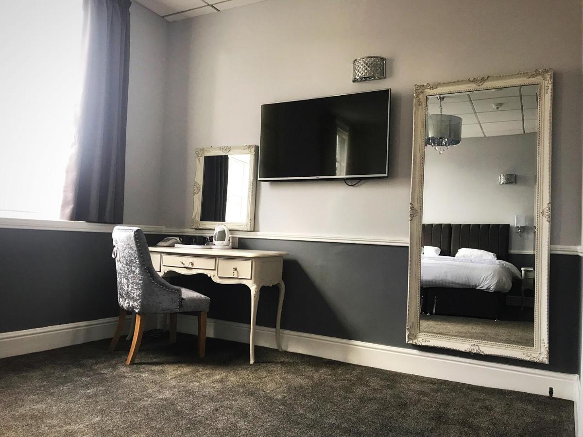The Lion Hotel - Housity