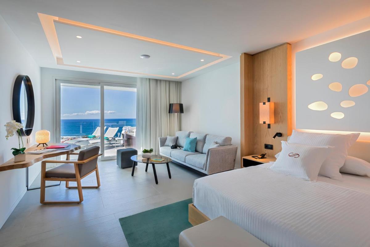 Cama o camas de una habitación en Royal Hideaway Corales Beach - Adults Only