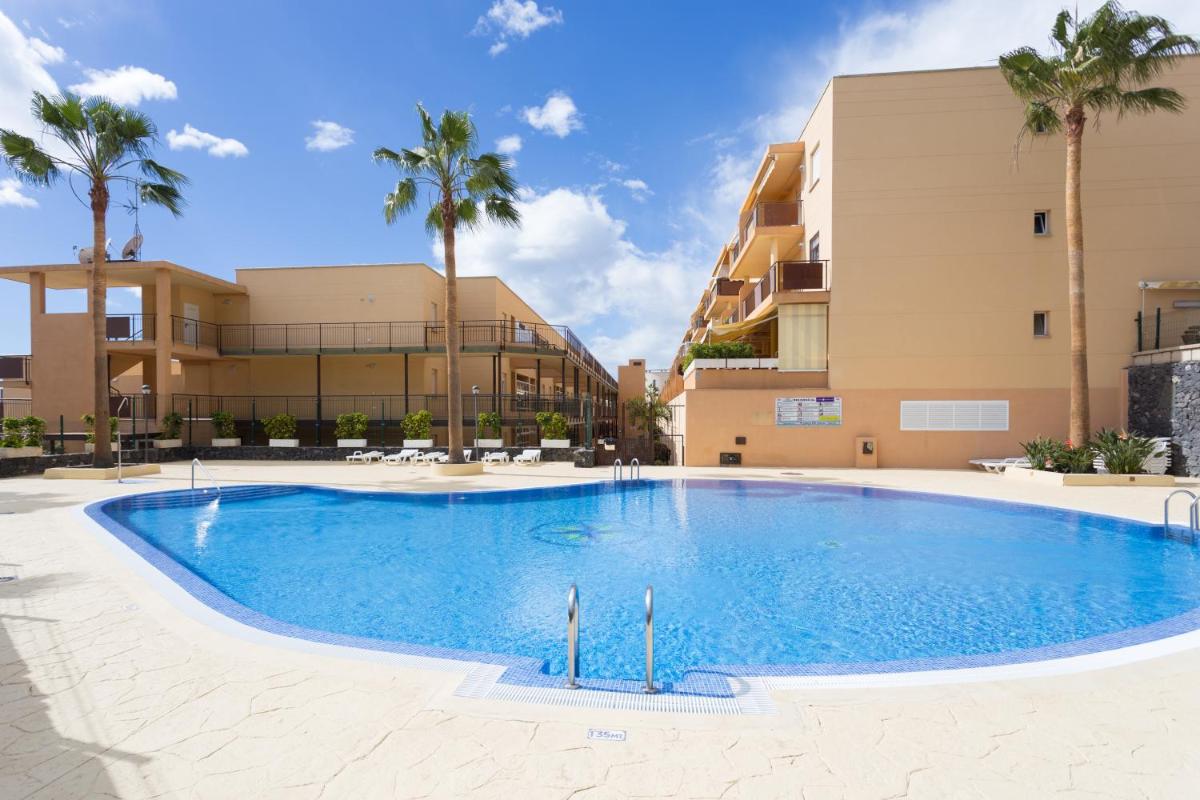 Adeje with pool, sea view and free WIFI - Housity