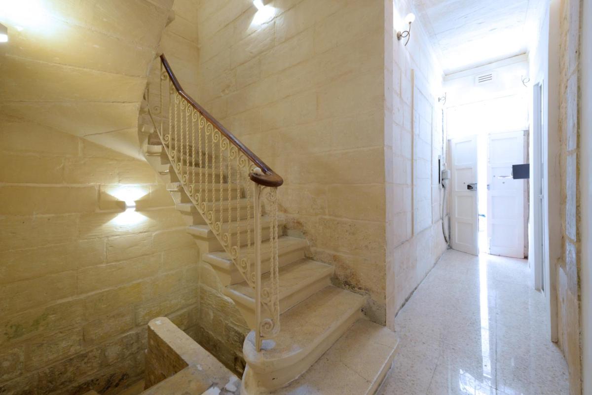 Vallettastay Lovely House Private Rooms - Housity