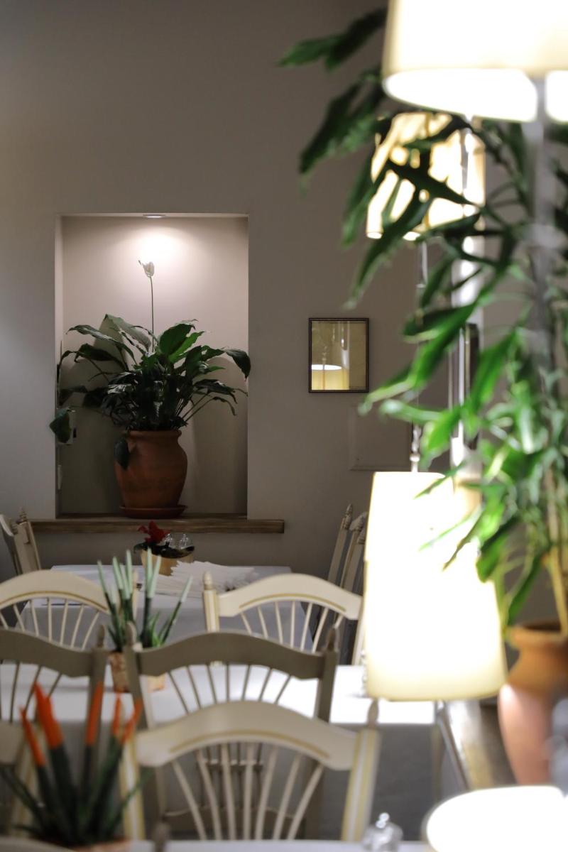 Coin salon dans l'établissement Hotel de la Jamagne & Spa
