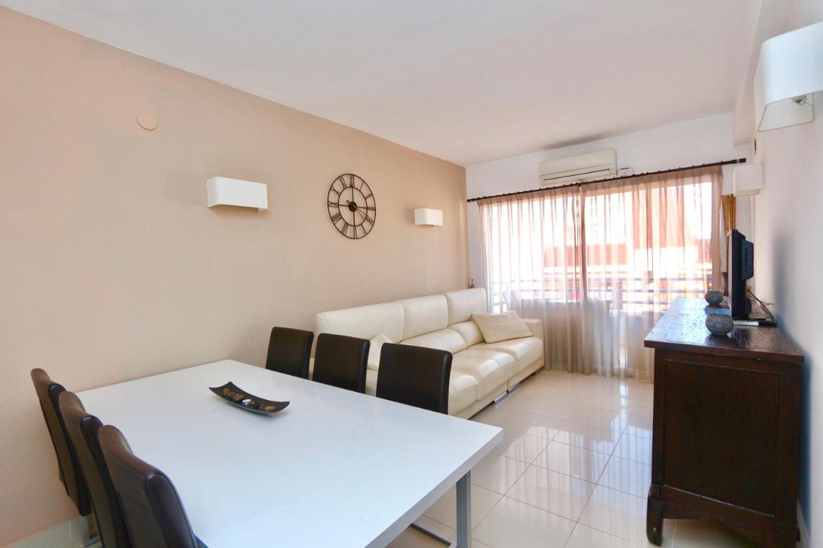3- bedroom apartment in the centre of Calpe with nice living room, 1 bathroom. - Hizvo