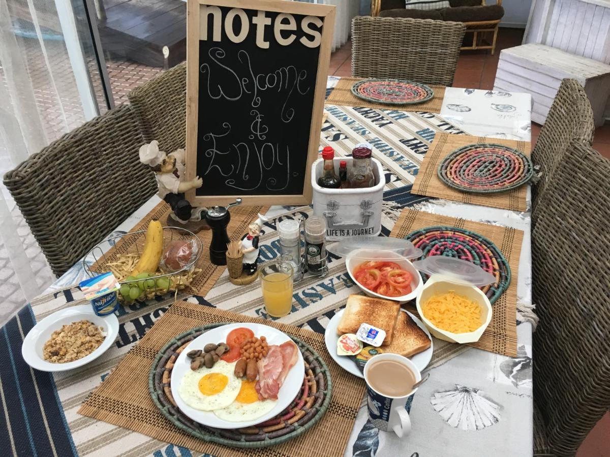 Isle La Breeze Guest House - Housity