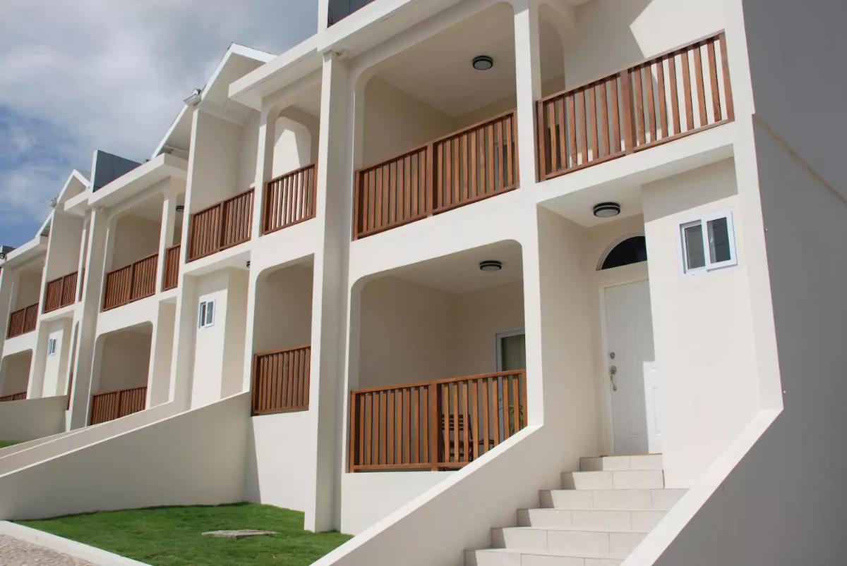 Luxury 2BR Home facing Beach w/Pool Montego Bay #4 - Housity