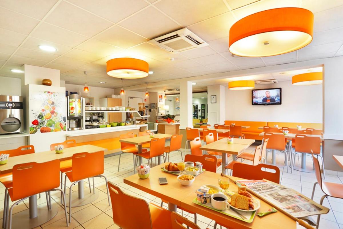 First Inn Hotel - Housity