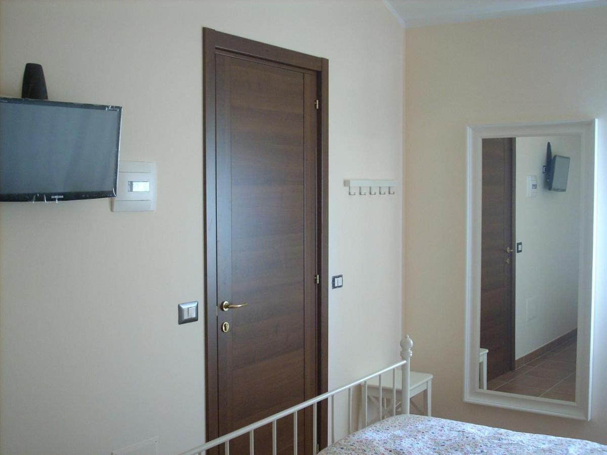 La Mezzina - Housity