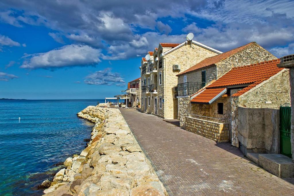 guest house Karlo - Housity