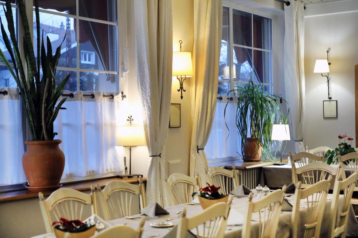 Restaurant ou autre lieu de restauration dans l'établissement Hotel de la Jamagne & Spa