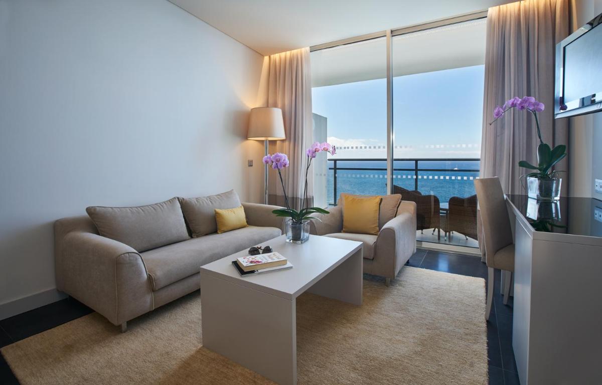 Uma área de estar em VidaMar Resort Hotel Madeira