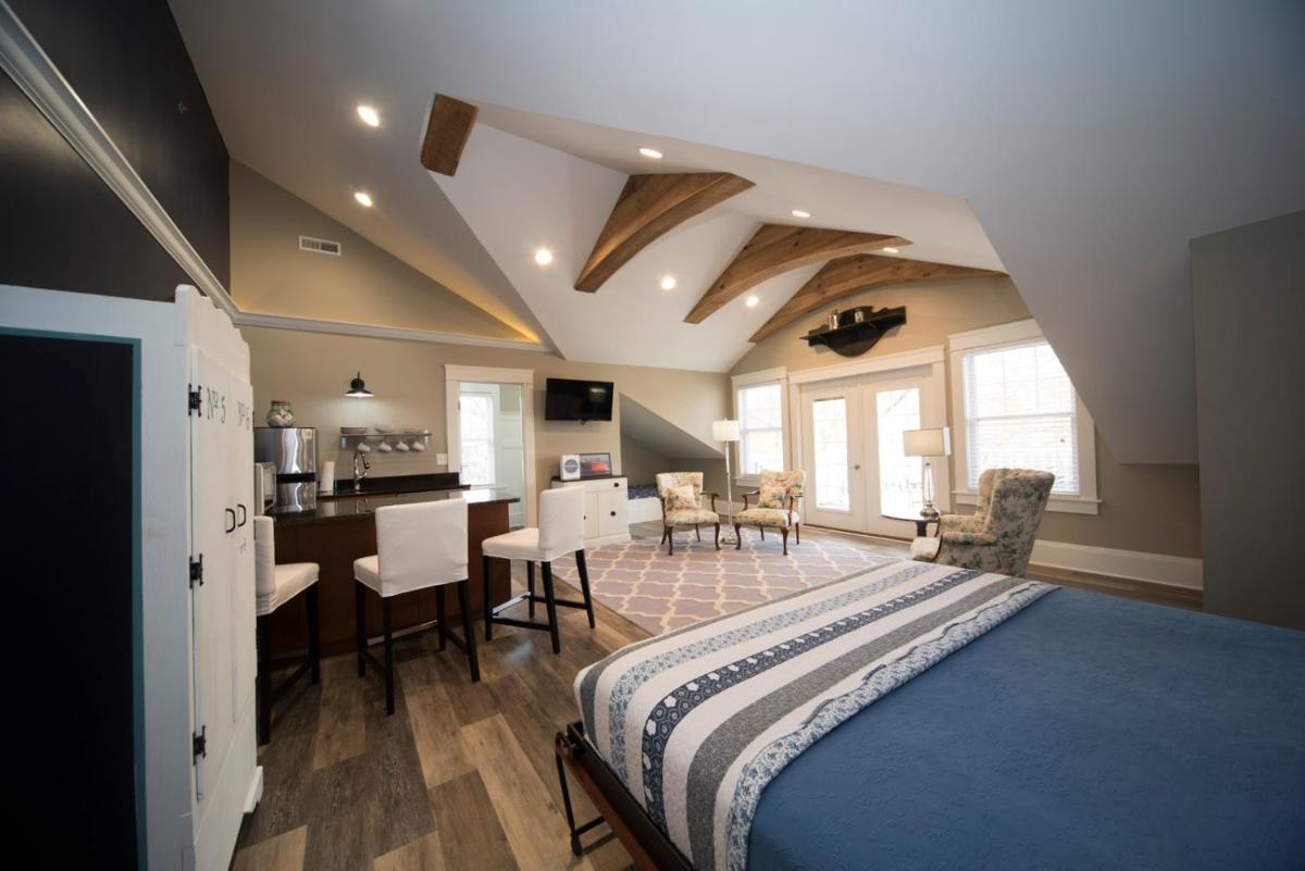 Anchor Inn Boutique Hotel - Housity