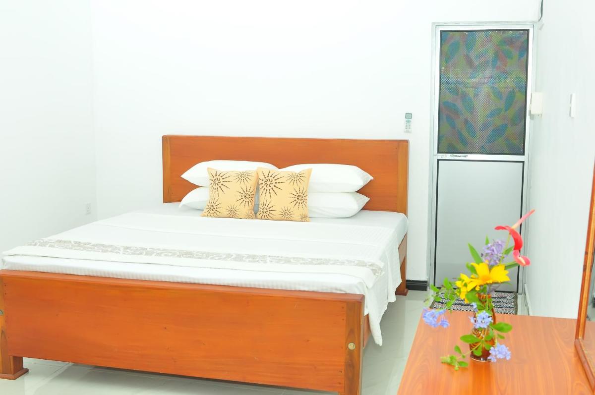 Nethmi Villa - Housity