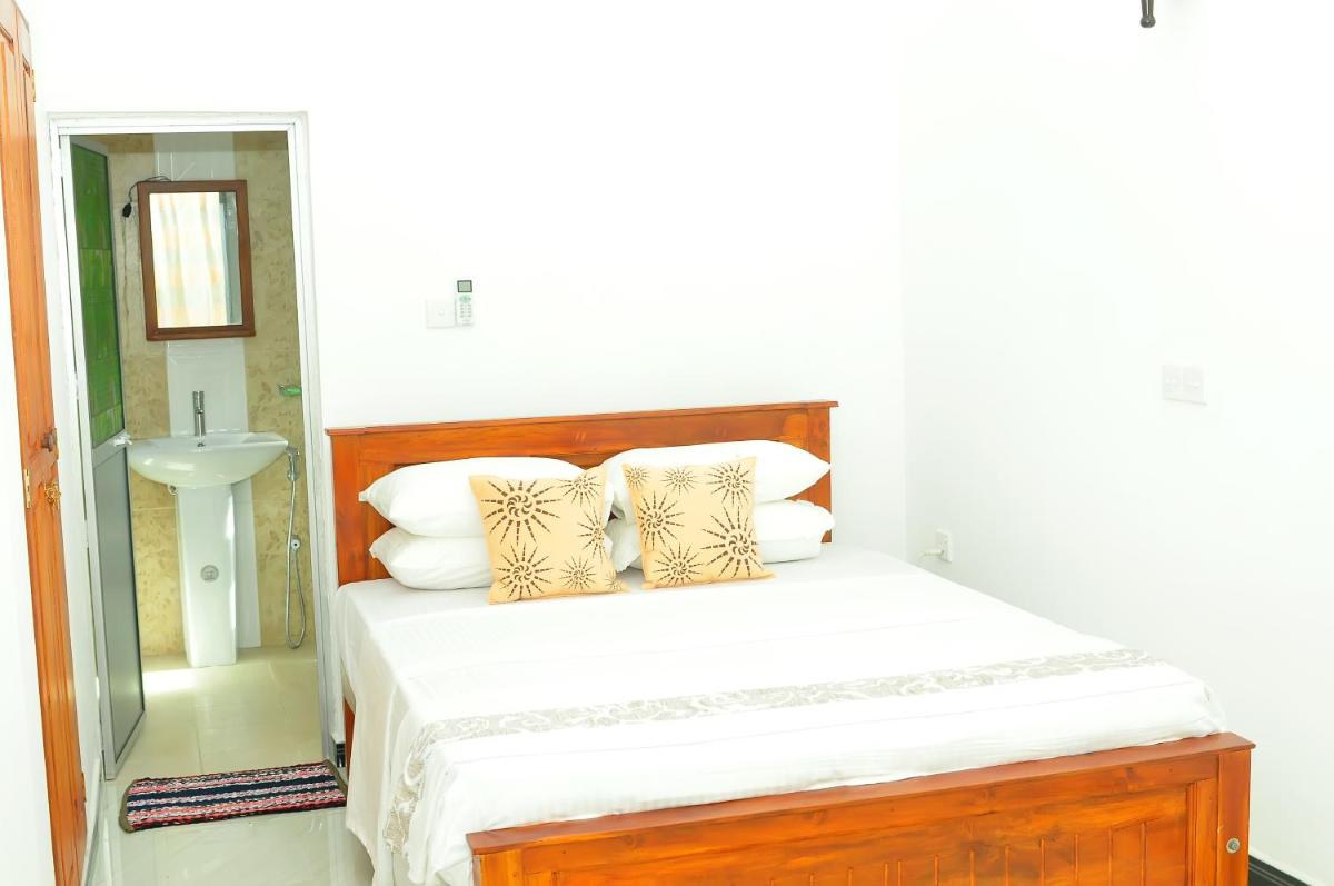 Nethmi Villa - Housity