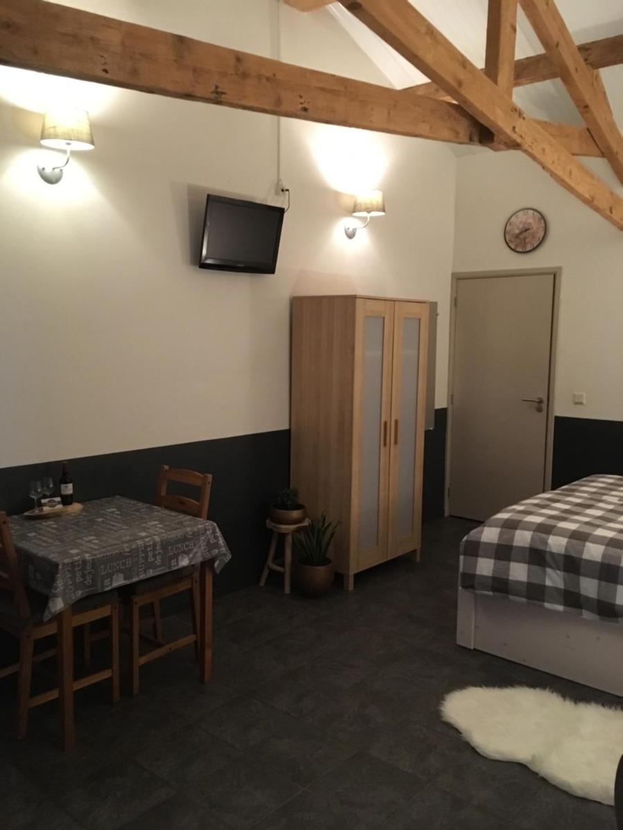 Weibos B&B Camperplaats - Housity