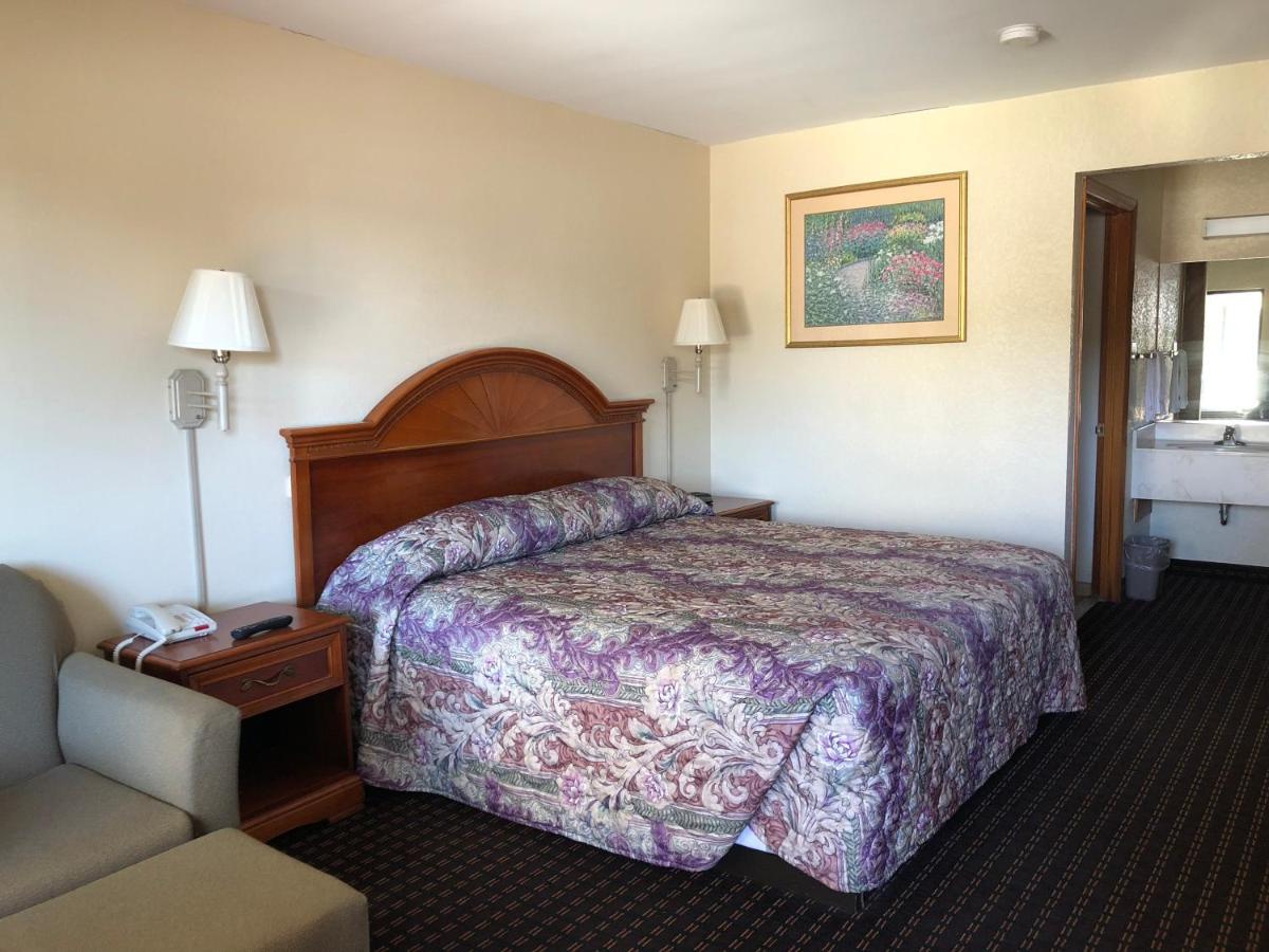Airport Inn Motel Richmond - Housity