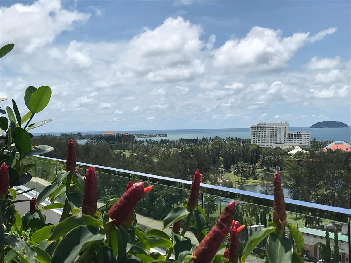 Sunset Seaview Vacation Condos @ Infinity Avenue - Housity