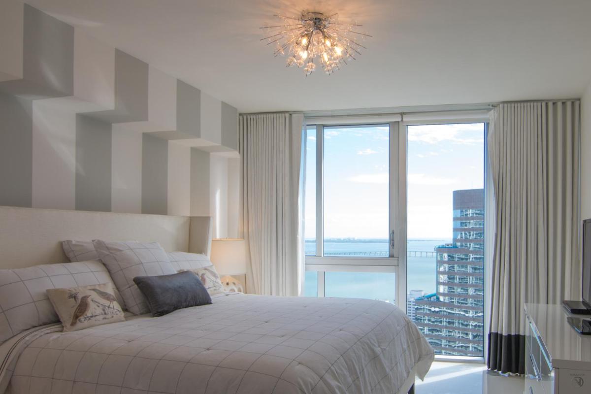 Luxury 5star Condo at 34th floor Icon Brickell 1 bed one bath - Housity