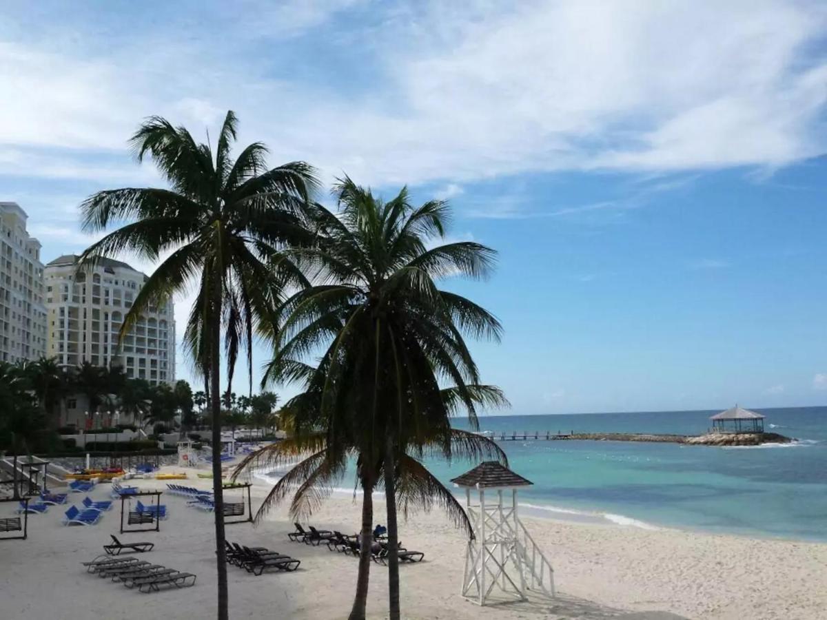 Luxury 2BR Home facing Beach w/Pool Montego Bay #3 - Housity