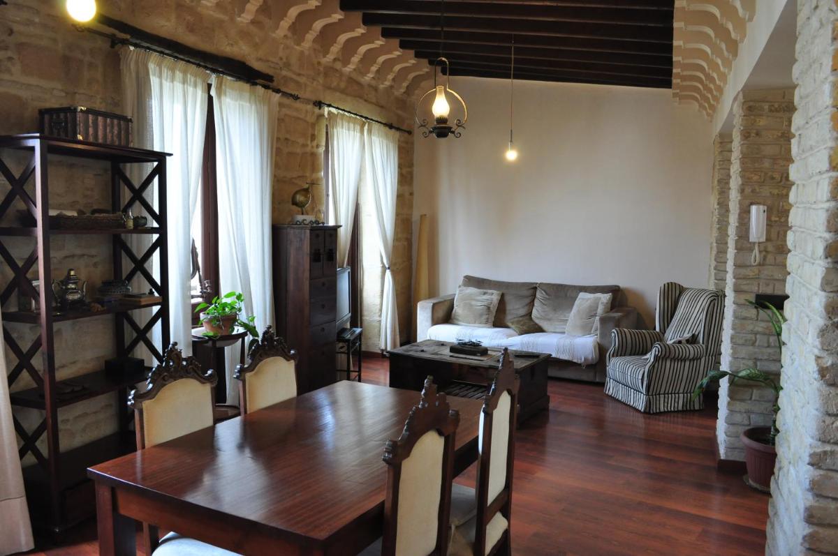 Apartamentos Deluxe Calle Corredera - Housity