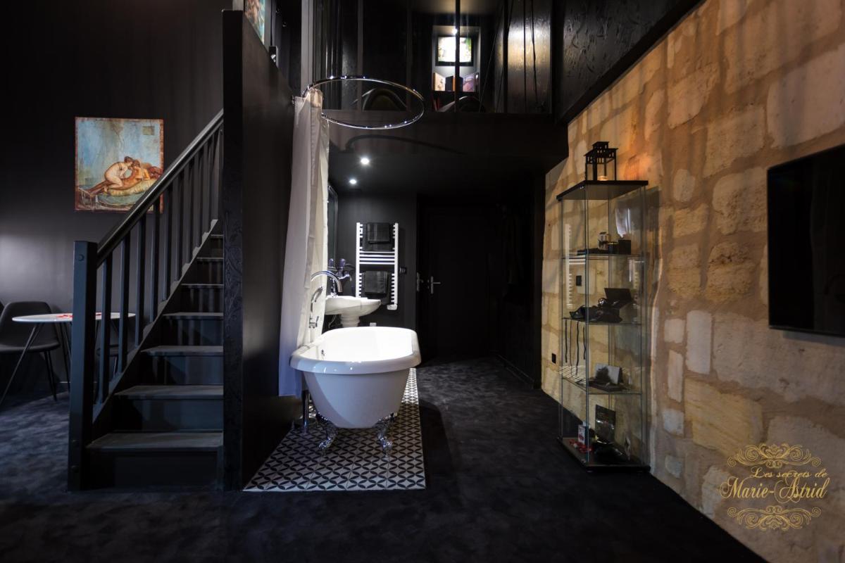 Les Secrets de Marie-Astrid, Suite Love Room - Hizvo