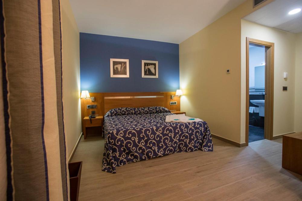 Hostal LLanos - Housity
