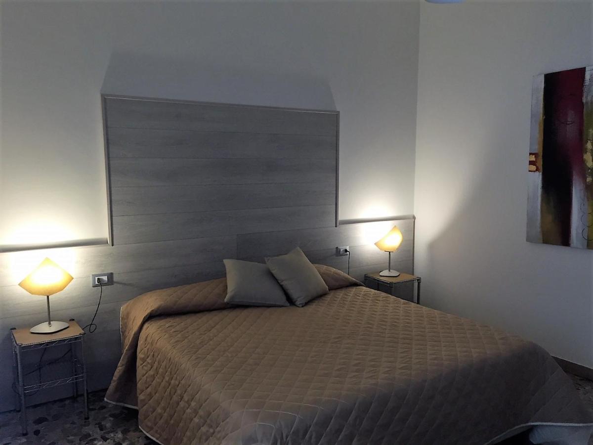 Poloni Apartment - Housity