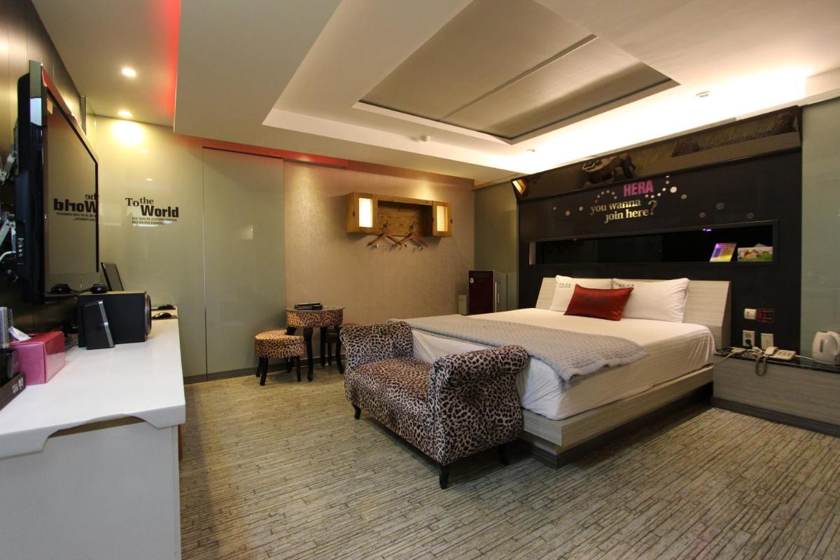 Hera Hotel - Housity