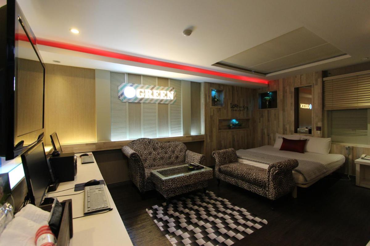 Hera Hotel - Housity